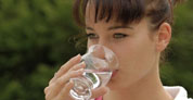 Beber agua adelgaza