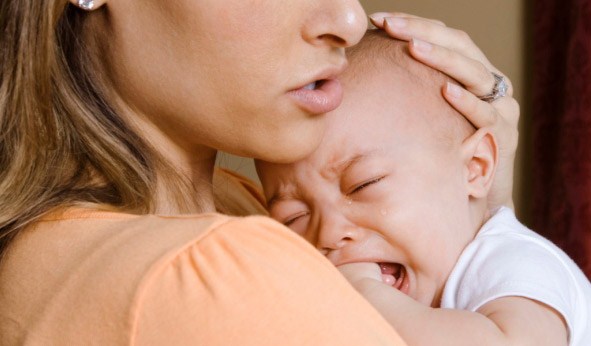 Por qué llora el bebé y cómo calmarlo