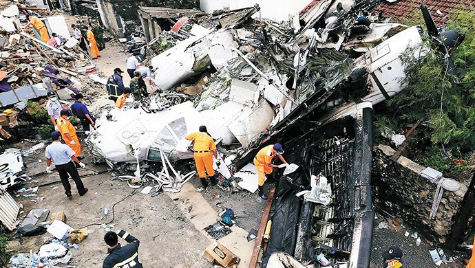 Tragedias aéreas enlutan al mundo