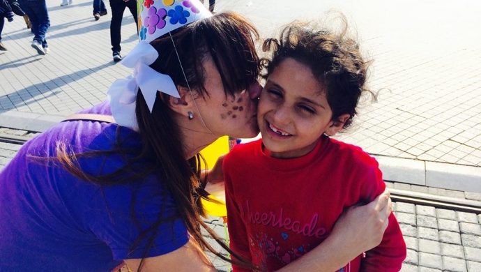 La Universal ayuda a niños sirios