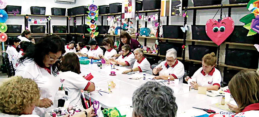Talleres de labores manuales del Grupo Caleb