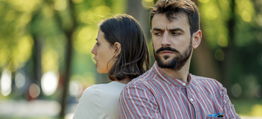 El sentimiento peligroso que destruye a las parejas