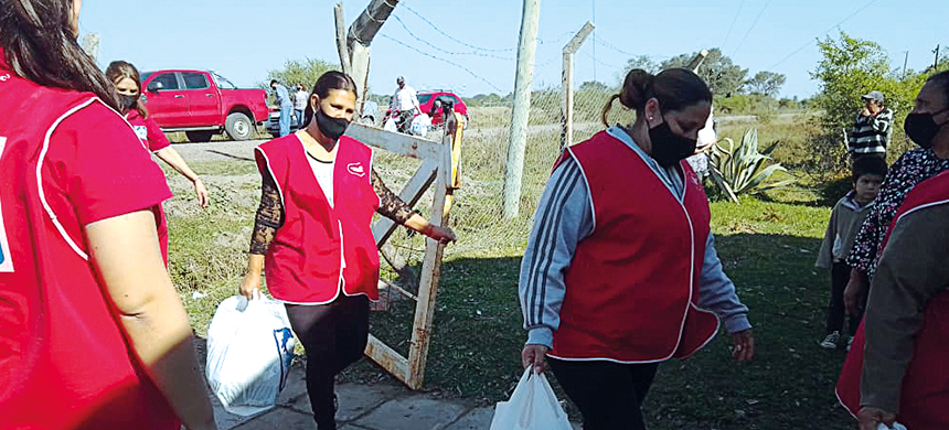Entregaron kits escolares a alumnos de una escuela de Corrientes